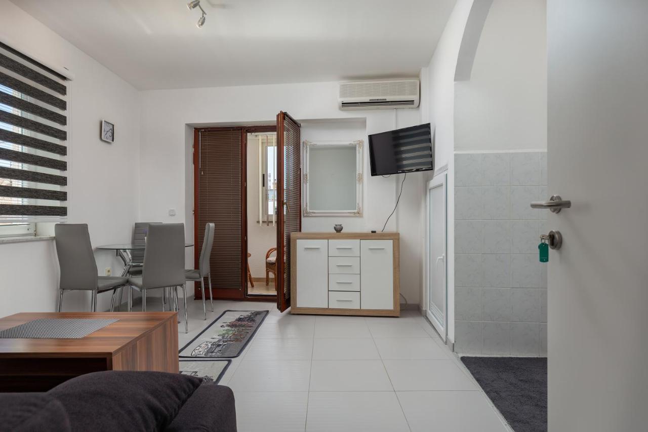 Apartments Smaila 1729 Pula Exterior foto
